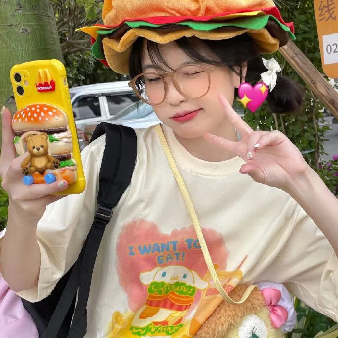 看她轻轻的飞起